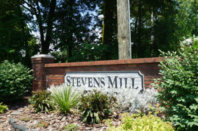 Entry monument to Stevens Mill